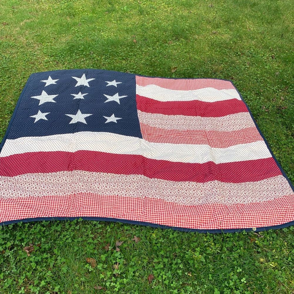 Patriotic American Flag Quilt